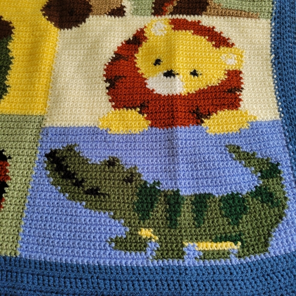 BEAUTIFUL HANDMADE KNIT APHGAN BLANKET ANIMAL THEME SIZE 37.5" X 35" - Picture 11 of 11